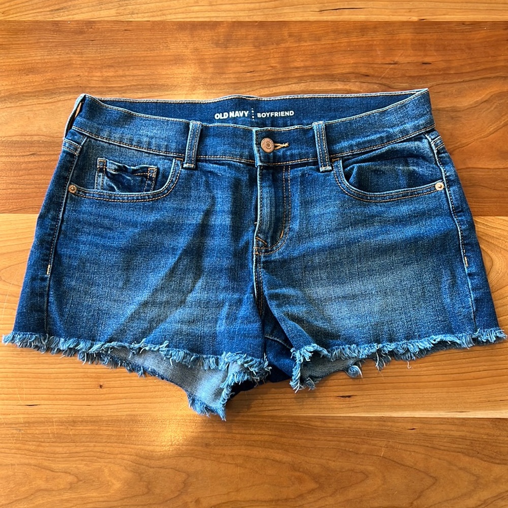 Old Navy Boyfriend Shorts, Frayed, Soft, Stretchy (Size 4)
